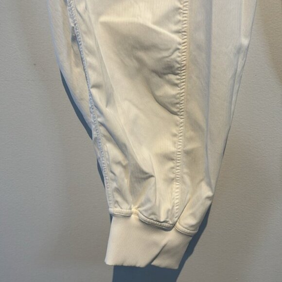 Lululemon Dance Studio Relaxed-FitMid-Rise Cargo Jogger white colour size XL - Picture 5 of 10